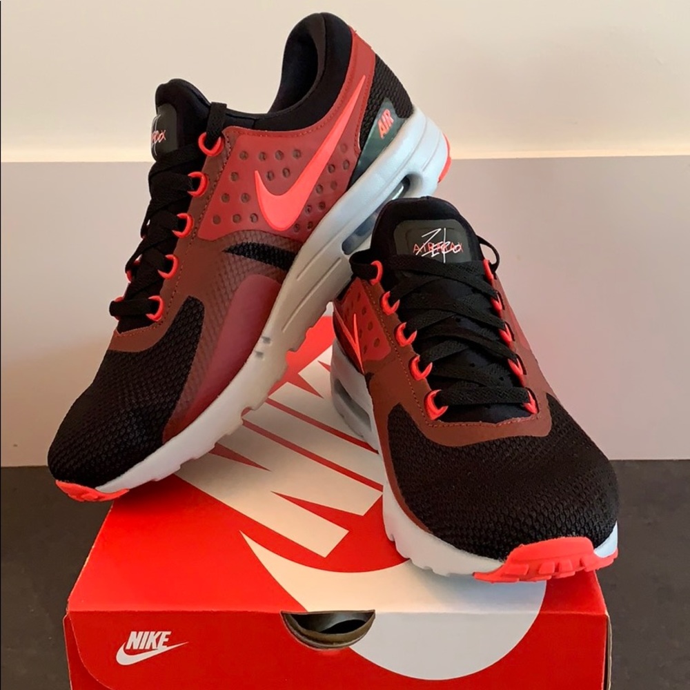 Brand New Mens Nike Air Max Essential Shoes